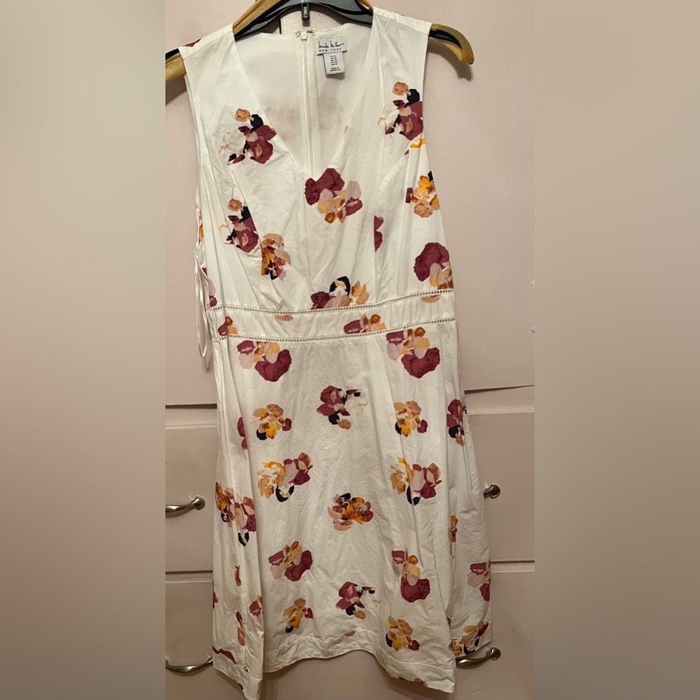 Beautiful A-Line Nicole Miller dress. from a smoke- and pet-free home.